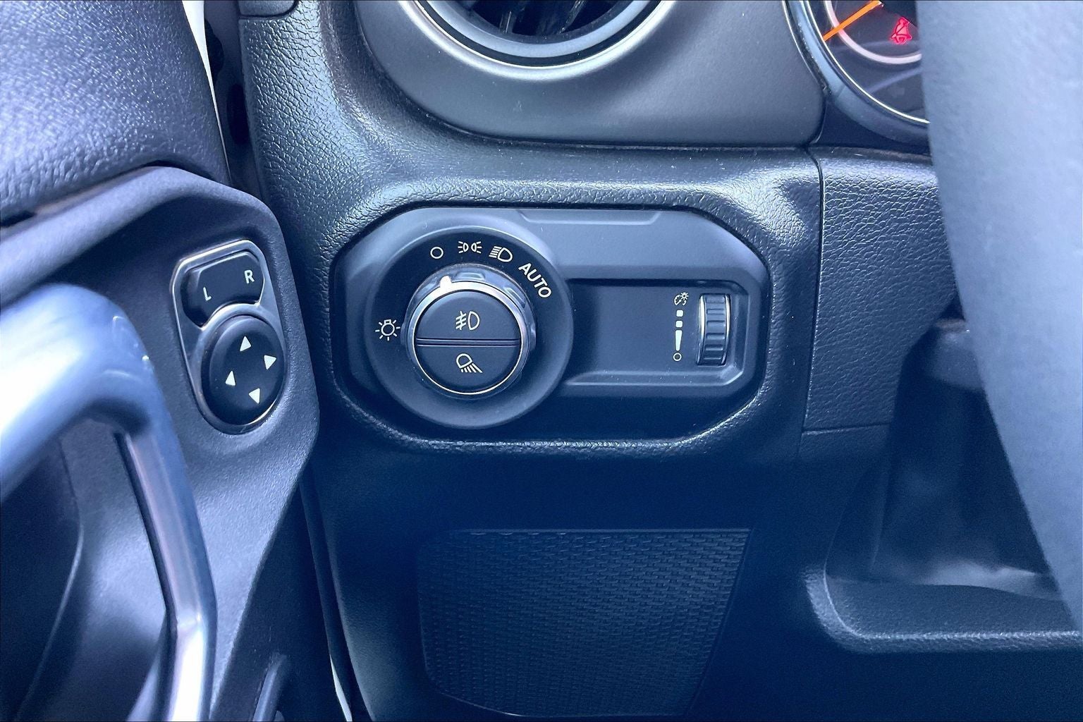 2023 Jeep Gladiator Sport S