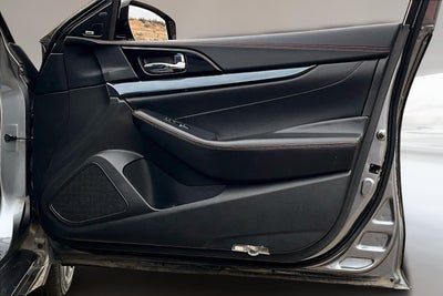 2023 Nissan Maxima SR