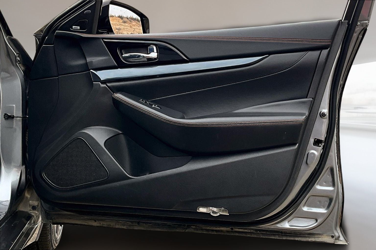 2023 Nissan Maxima SR