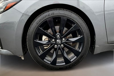 2023 Nissan Maxima SR