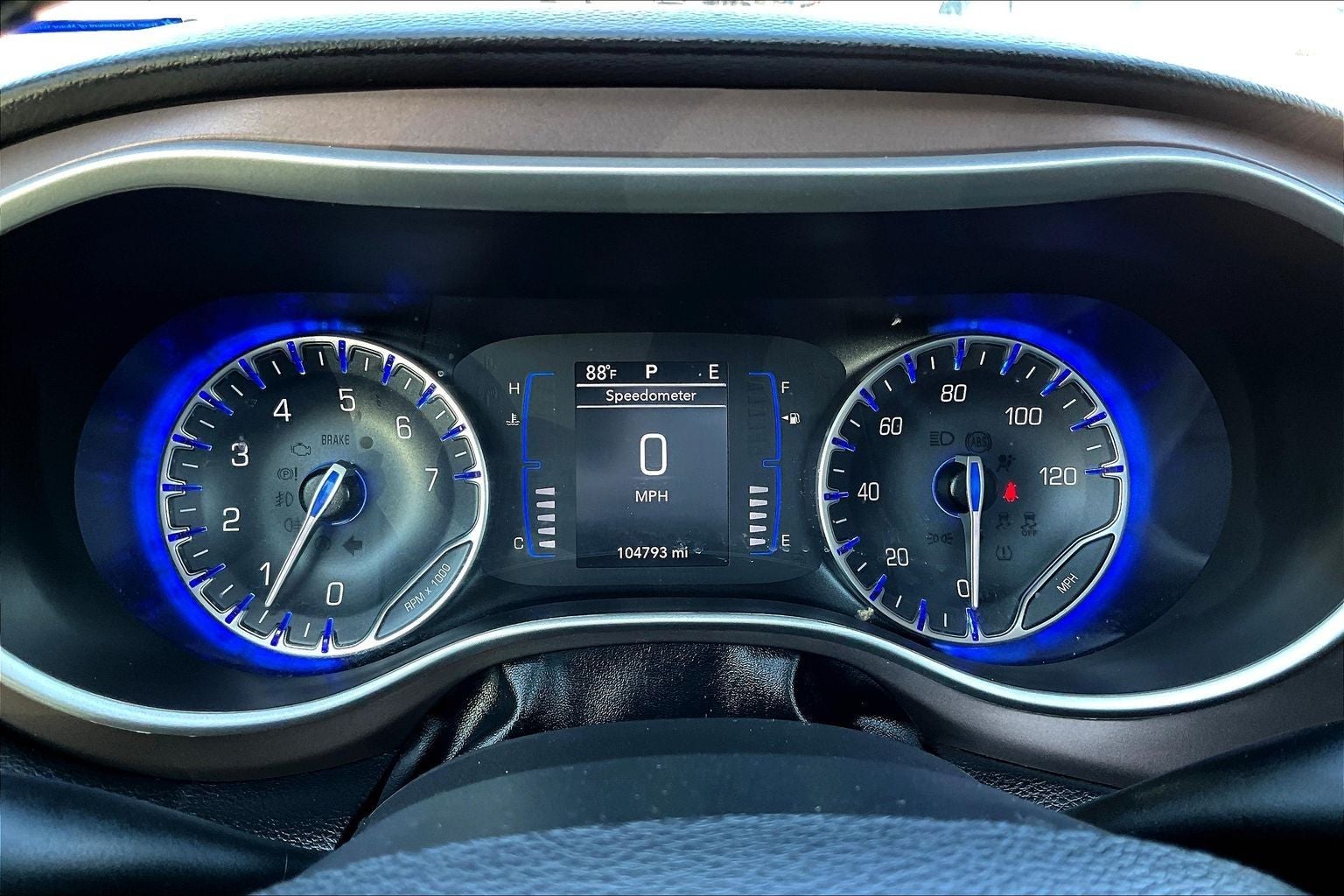 2022 Chrysler Voyager LX