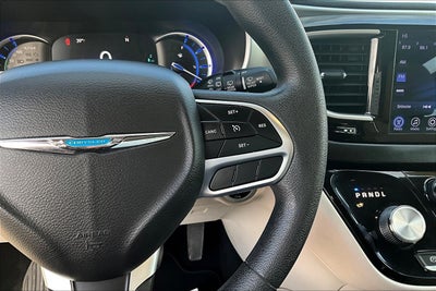 2017 Chrysler Pacifica Hybrid Touring Plus