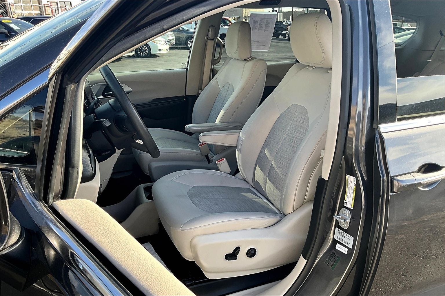 2017 Chrysler Pacifica Hybrid Touring Plus