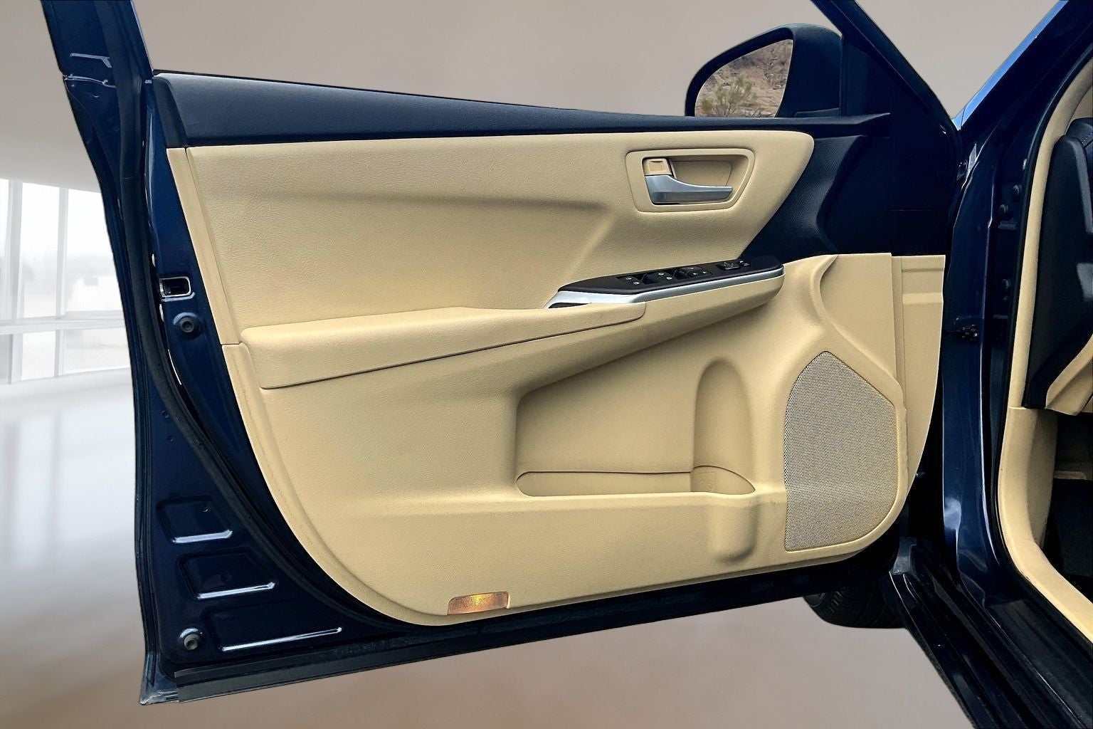 2015 Toyota Camry Hybrid LE