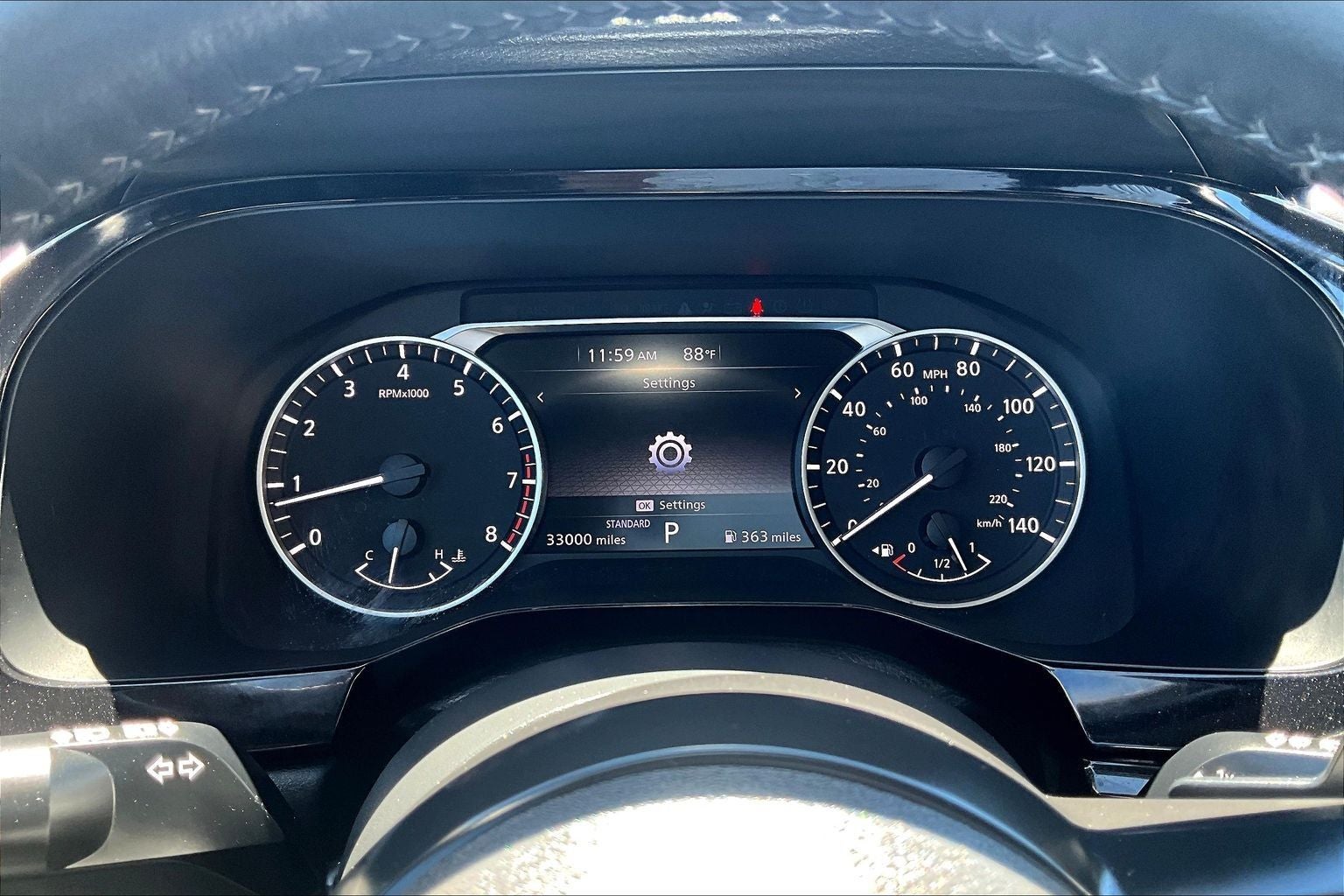 2025 Nissan Pathfinder SV