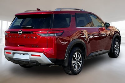 2022 Nissan Pathfinder SL