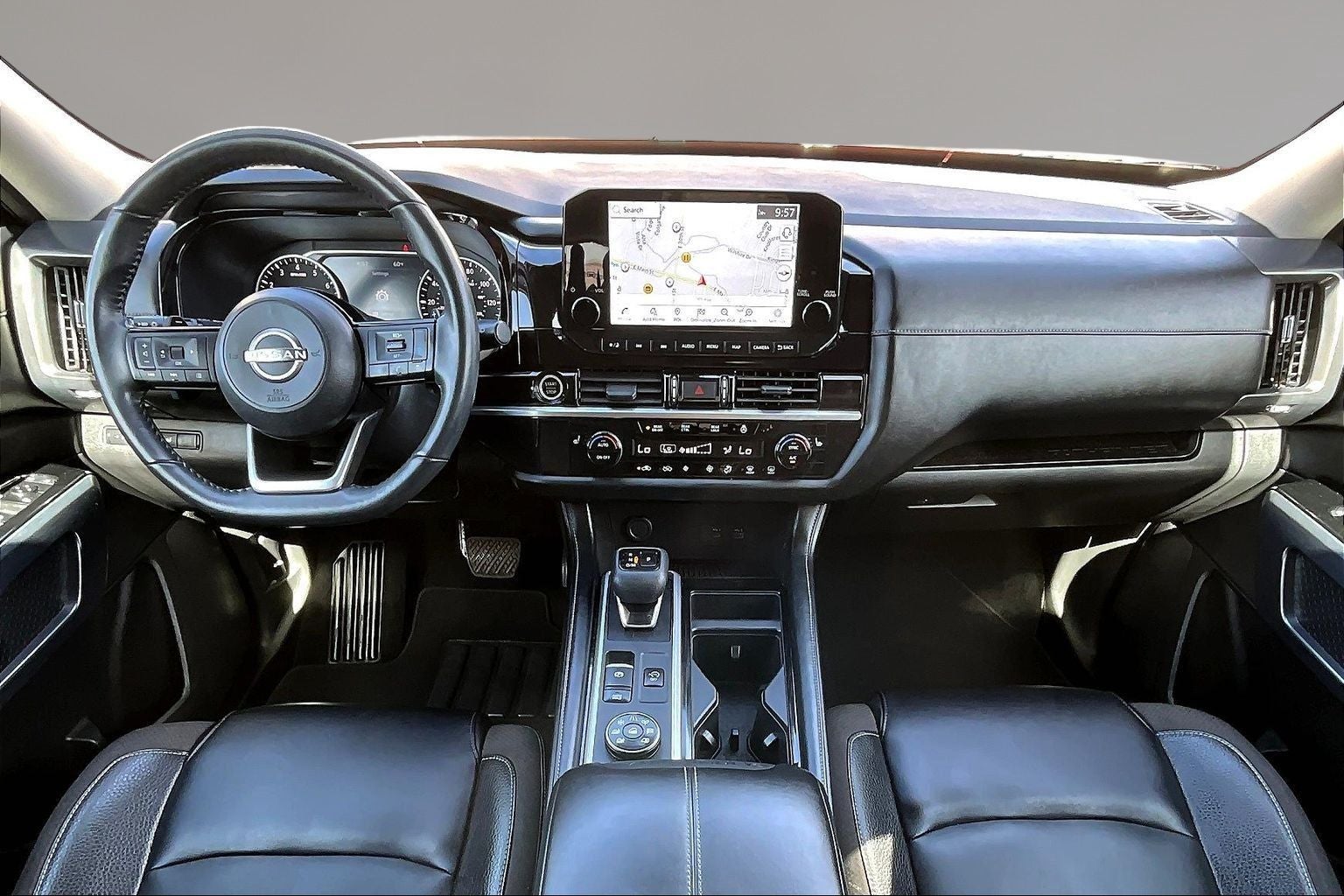 2022 Nissan Pathfinder SL