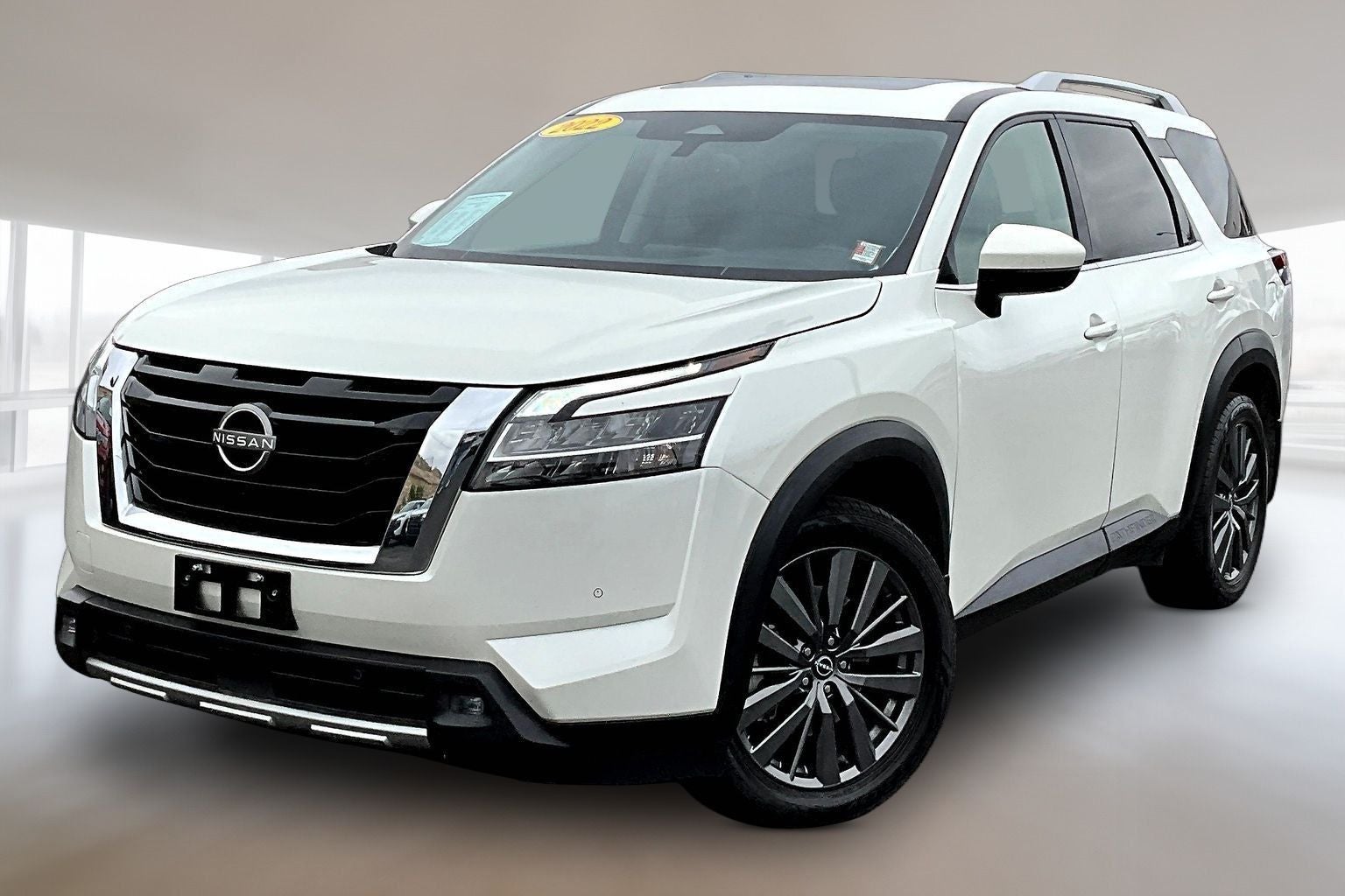 2022 Nissan Pathfinder SL