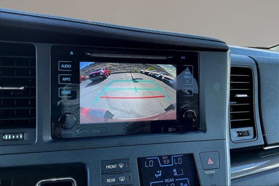 2017 Toyota Sienna SE 8 Passenger