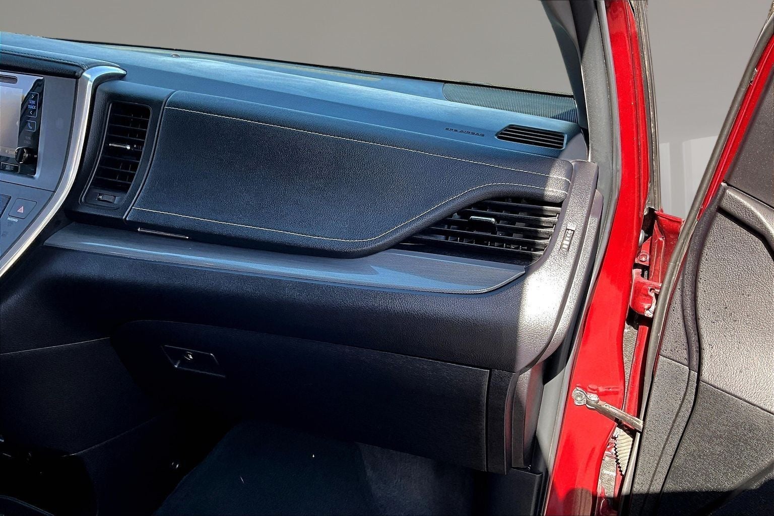 2017 Toyota Sienna SE 8 Passenger