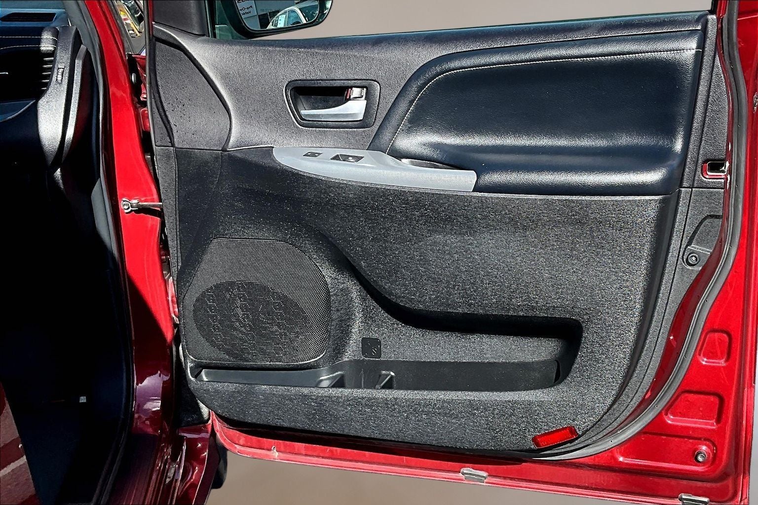 2017 Toyota Sienna SE 8 Passenger