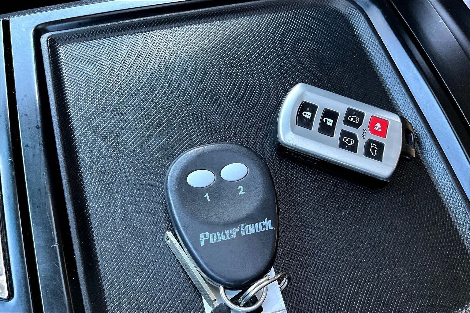 2017 Toyota Sienna SE 8 Passenger