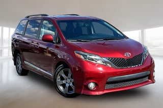 2017 Toyota Sienna SE 8 Passenger