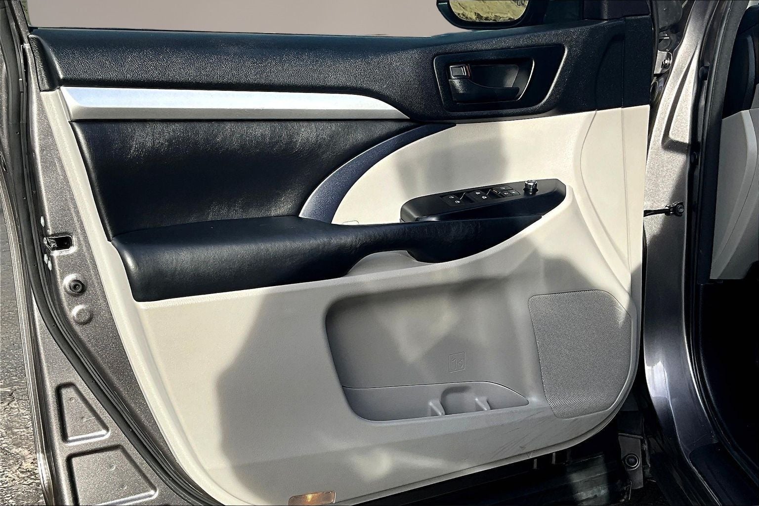 2018 Toyota Highlander Base