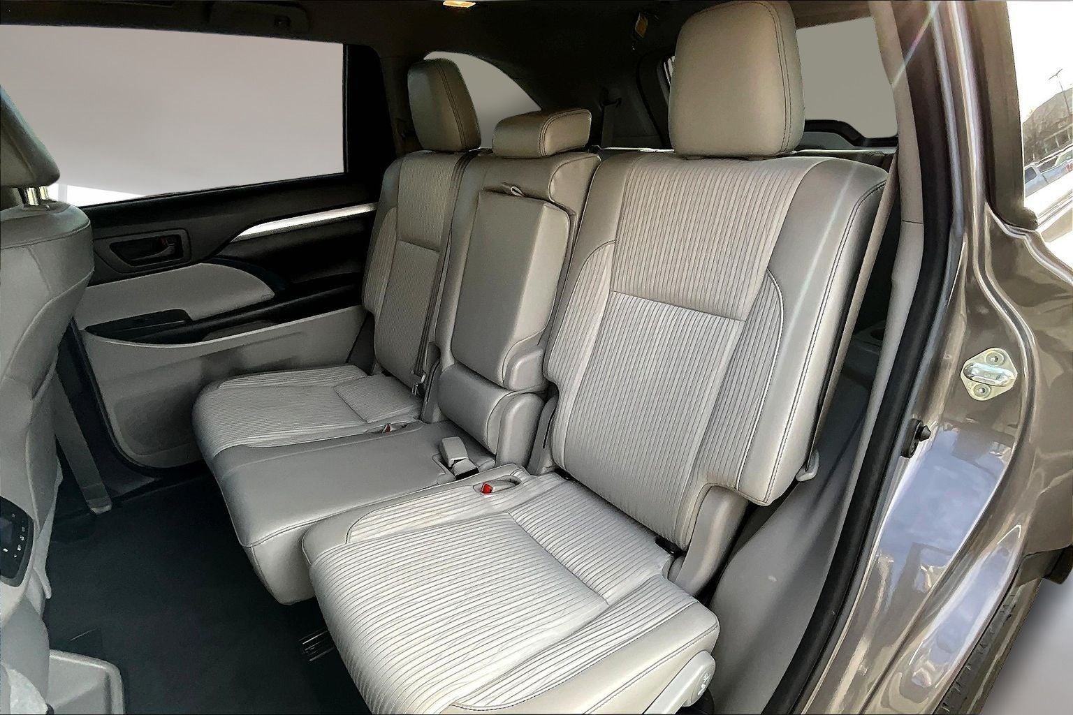 2018 Toyota Highlander Base