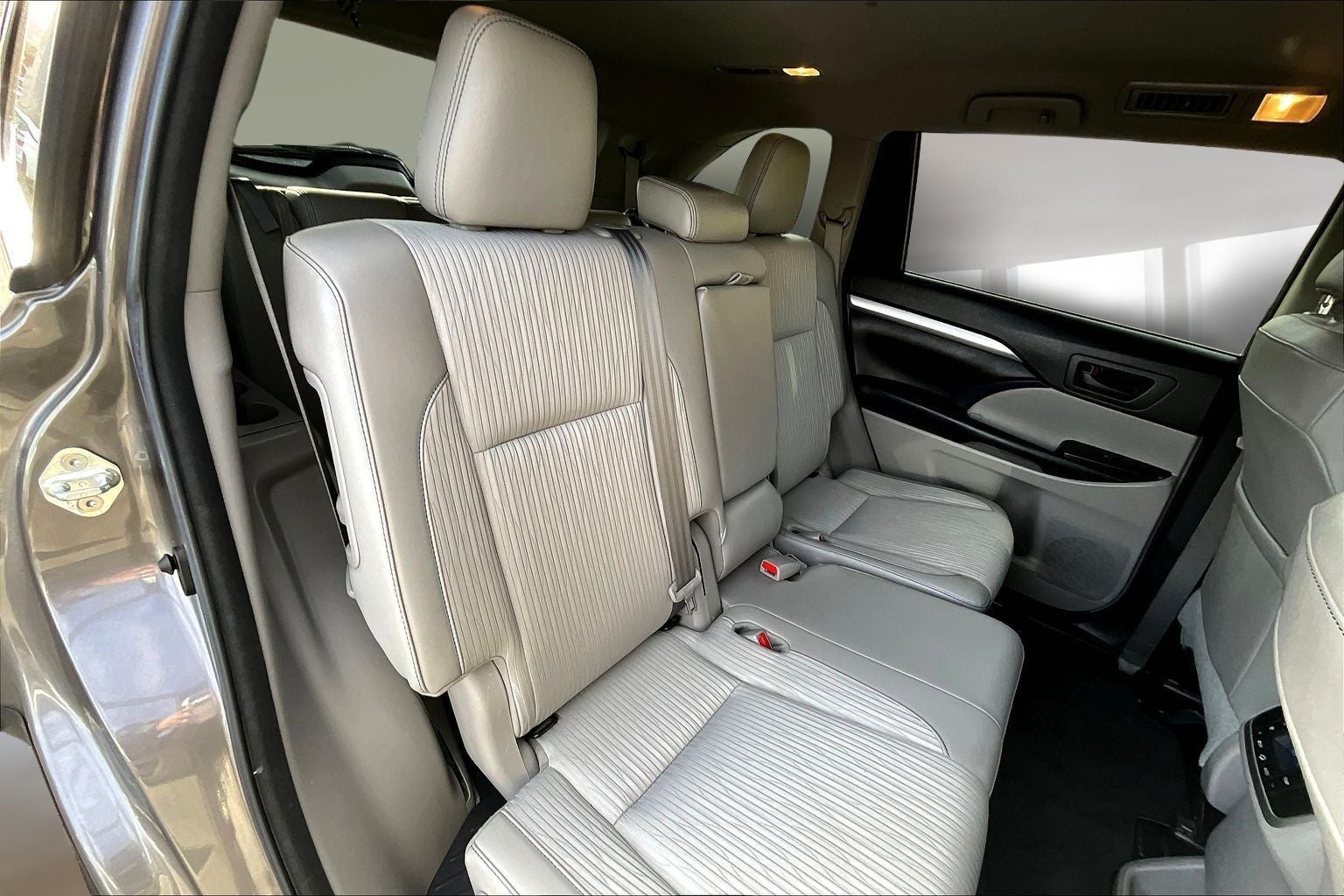 2018 Toyota Highlander Base