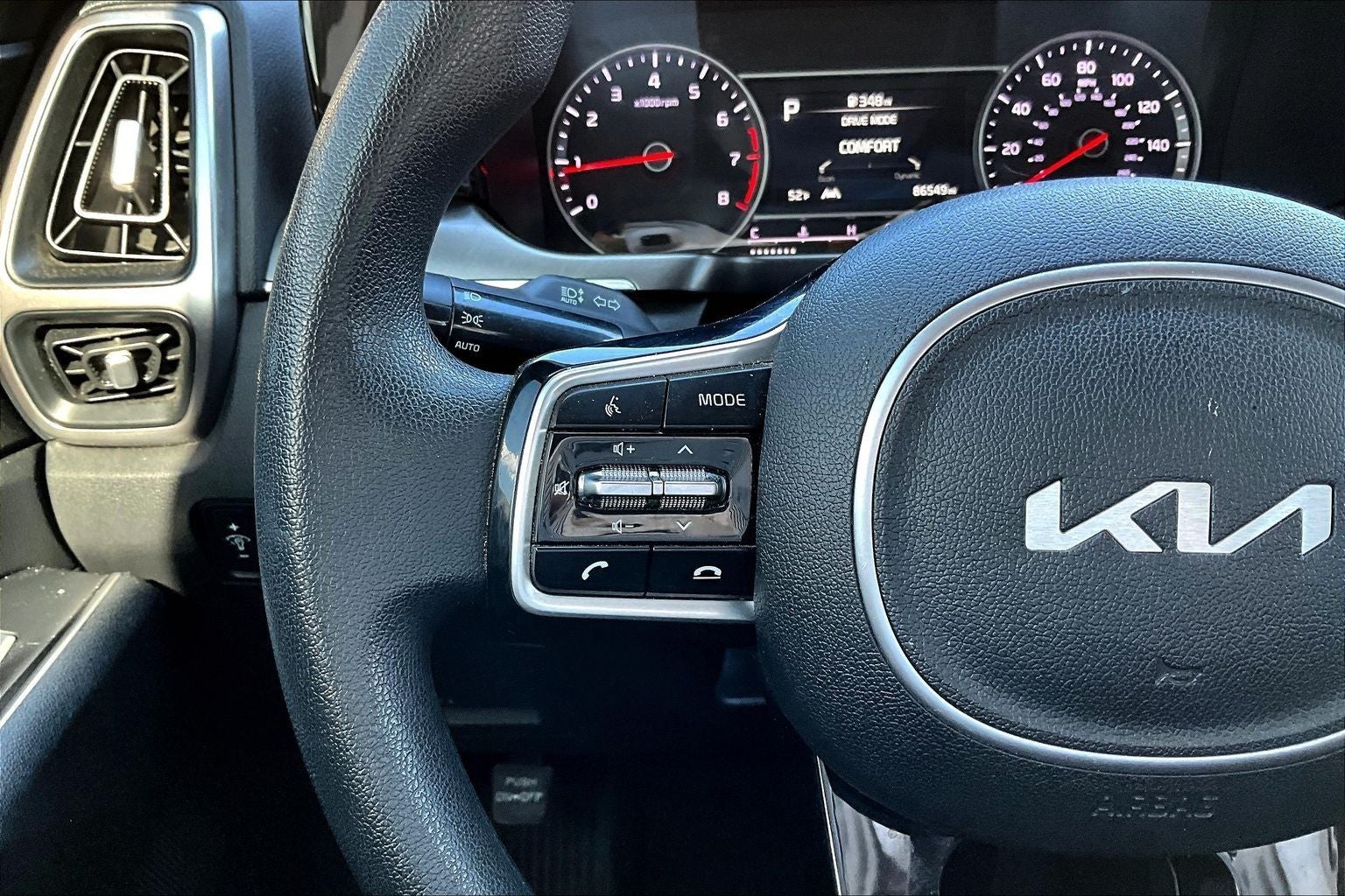 2022 Kia Sorento LX