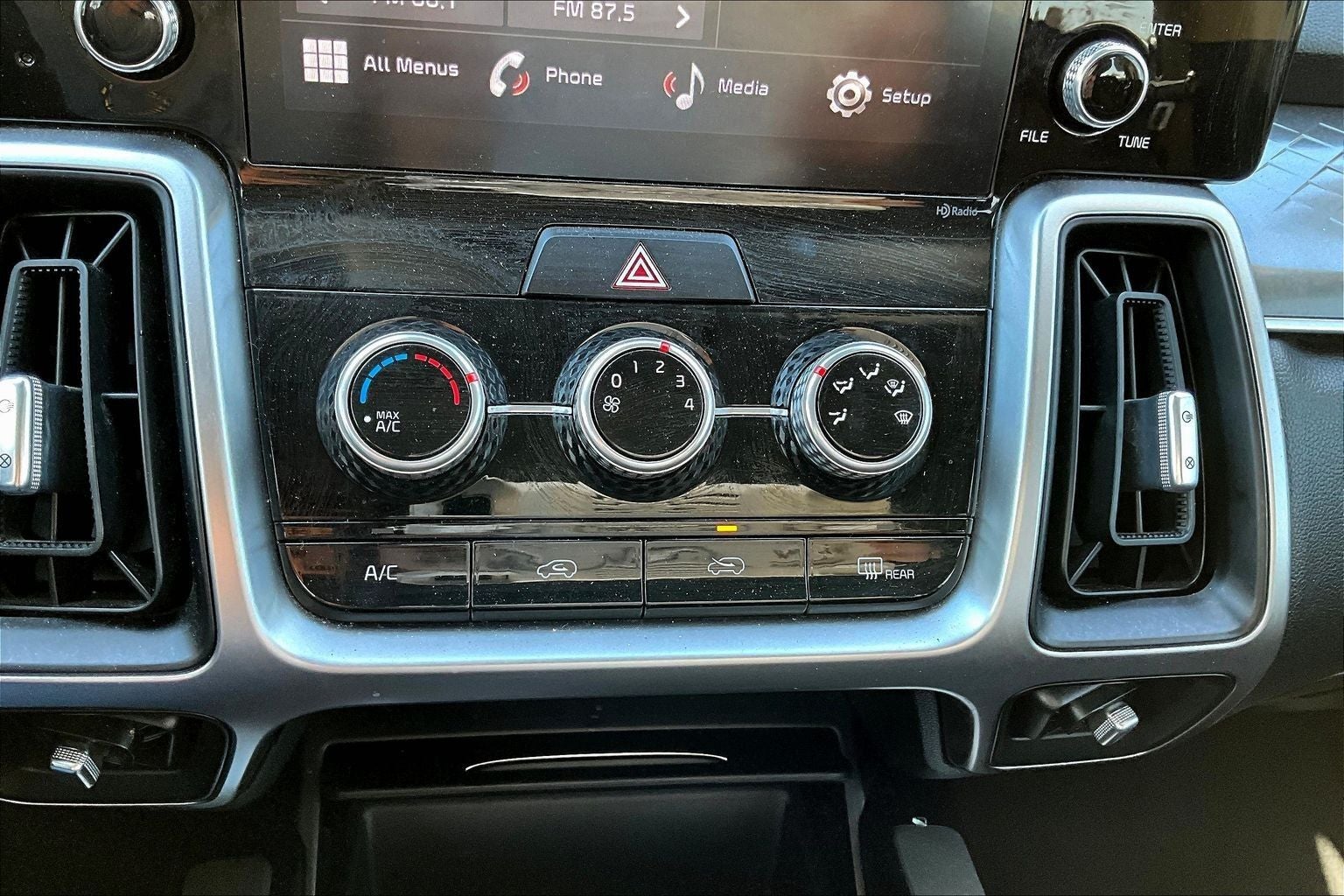 2022 Kia Sorento LX