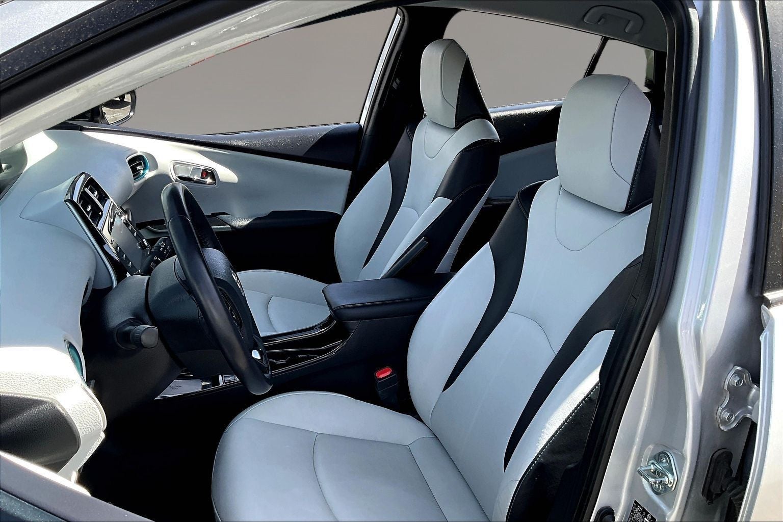 2022 Toyota Prius XLE