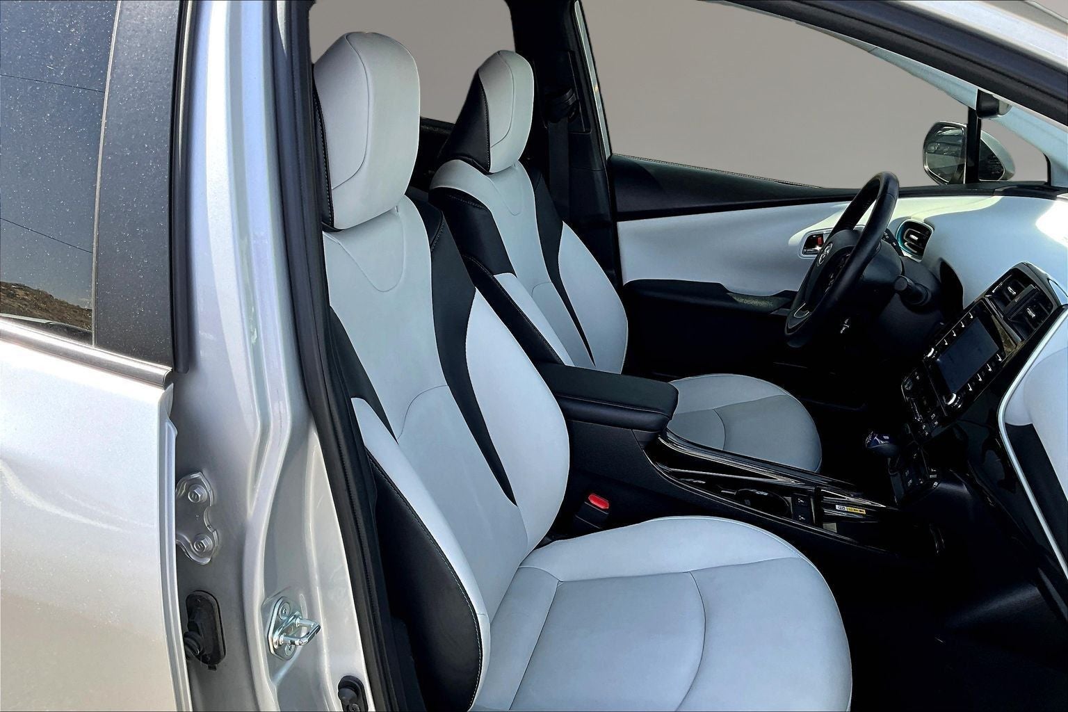 2022 Toyota Prius XLE