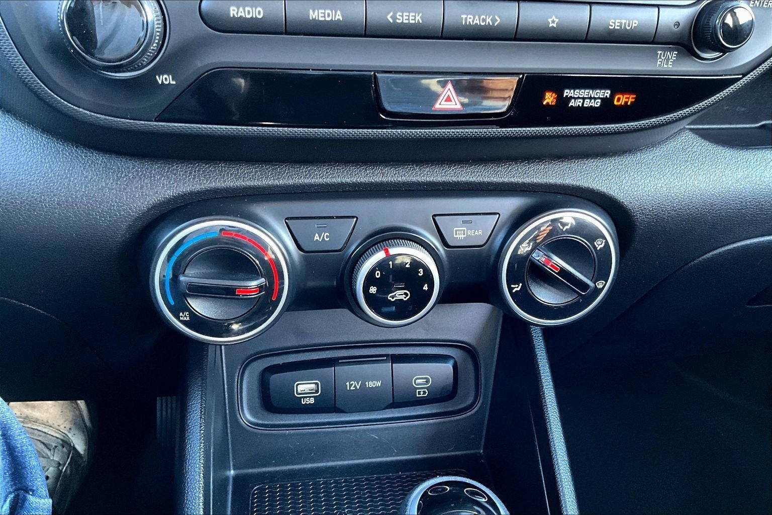 2024 Hyundai Venue SE